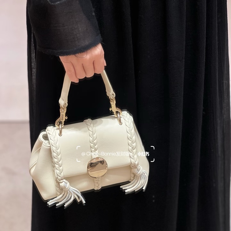 莉亞精品♡Chloe mini soft bag 白金幣 二手-3