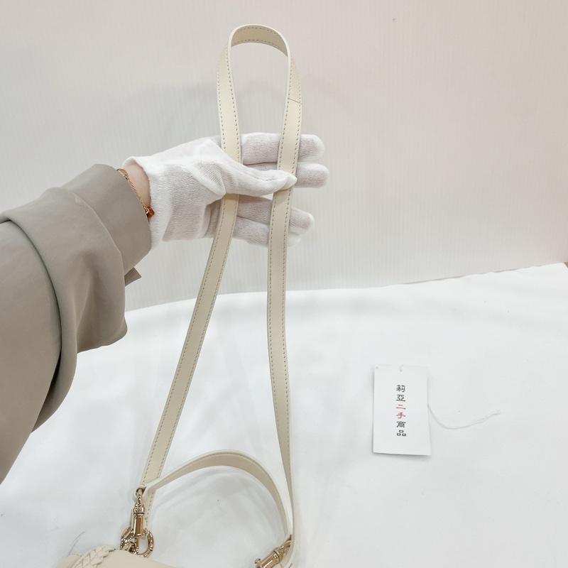 莉亞精品♡Chloe mini soft bag 白金幣 二手-15