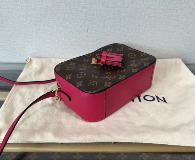 ✨LV 相機流蘇肩背斜背包22*16*8 99新配件塵袋購證-4