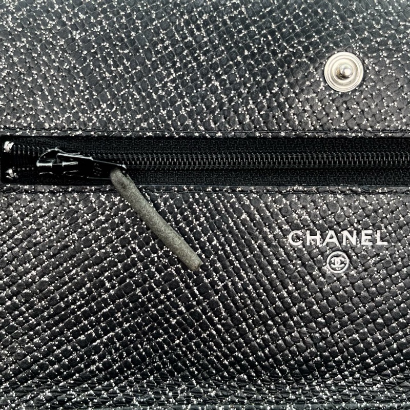 「JL精品代購」香奈兒黑銀閃粉魚子醬牛皮woc鏈條信封包-13