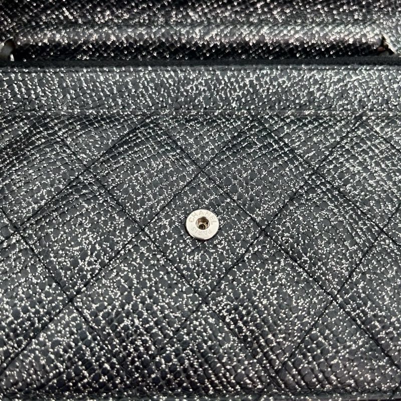 「JL精品代購」香奈兒黑銀閃粉魚子醬牛皮woc鏈條信封包-15