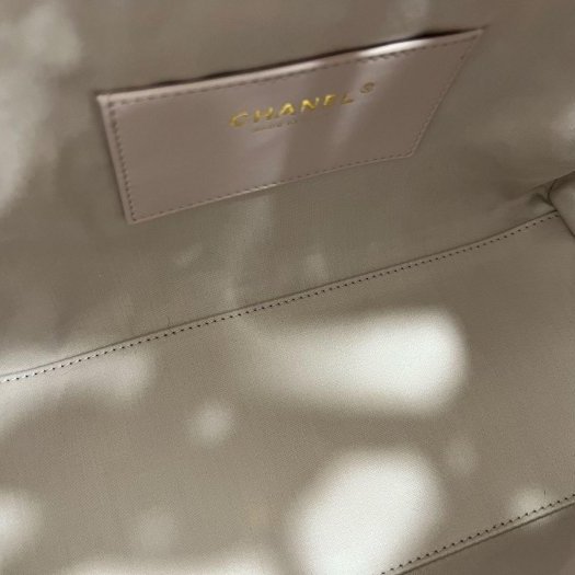 東區正精品㊣CHANEL 25 BAG AS5293 全新香奈兒淡紫色荔枝紋牛皮金釦 LOGO 金鍊束口抽繩肩背包手提包小款 RZ6312-2