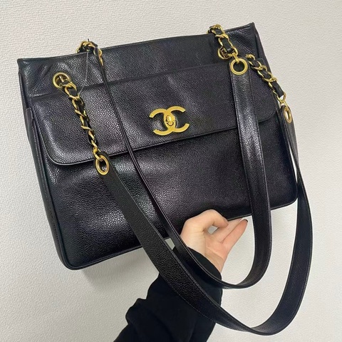 「JL精品代購」香奈兒黑金魚子醬牛皮書包扣奶粉托特包