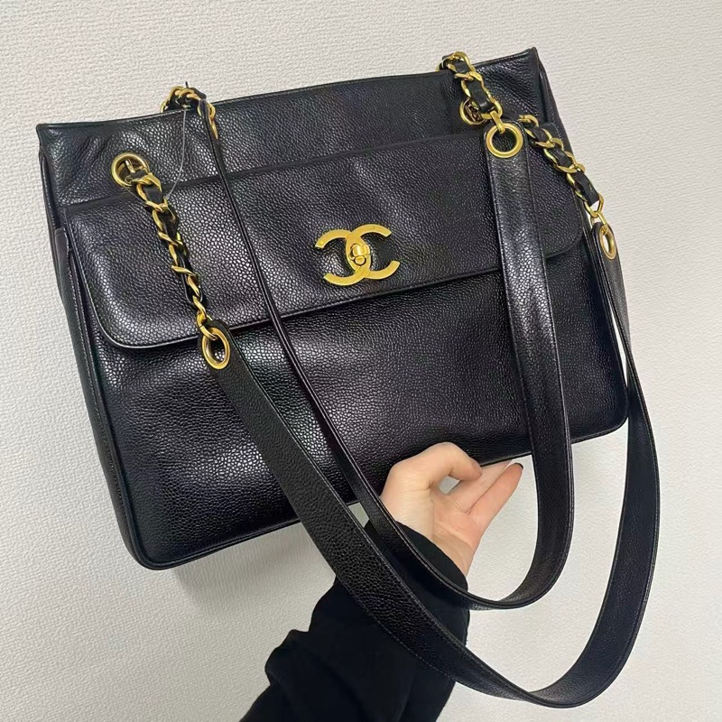 「JL精品代購」香奈兒黑金魚子醬牛皮書包扣奶粉托特包-0