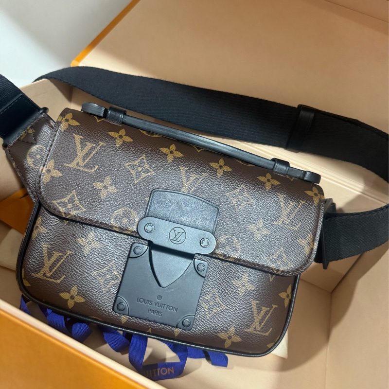 lv 胸口包 手提包 斜背包-4