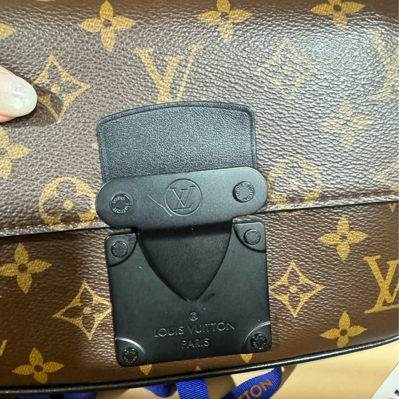 lv 胸口包 手提包 斜背包-5