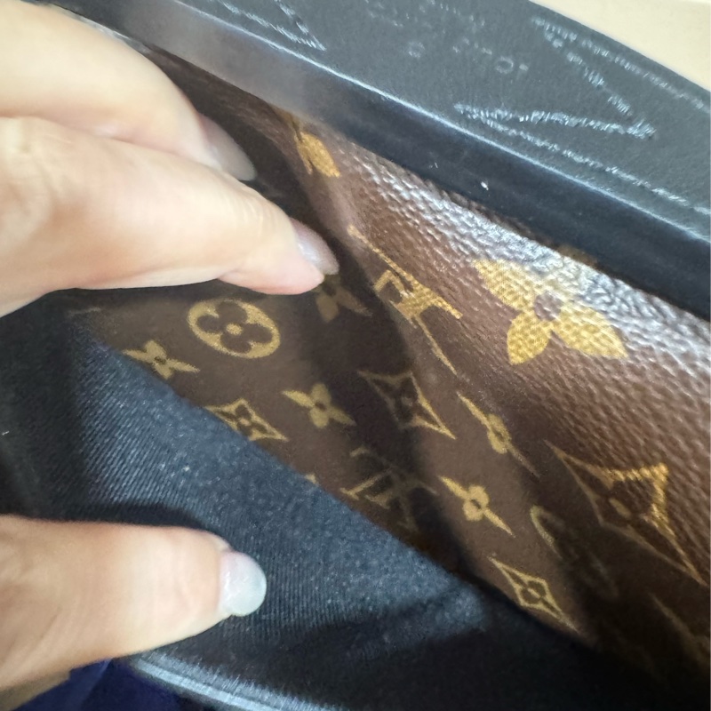 lv 胸口包 手提包 斜背包-17