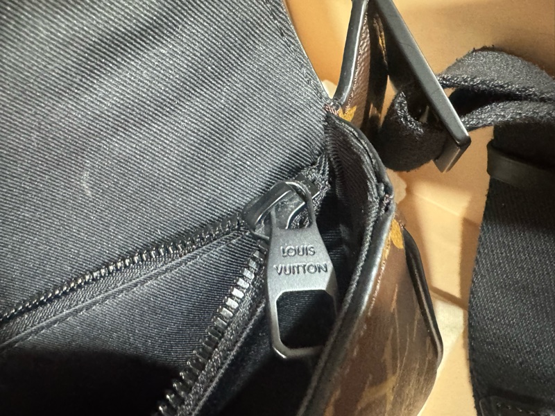 lv 胸口包 手提包 斜背包-20