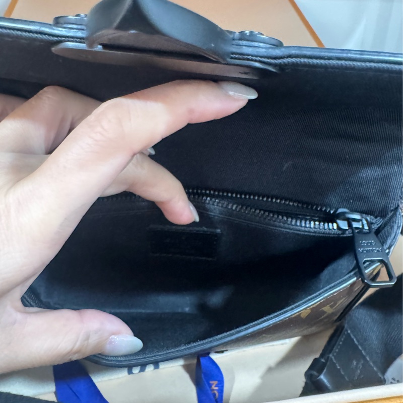 lv 胸口包 手提包 斜背包-22