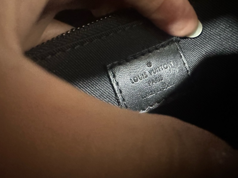 lv 胸口包 手提包 斜背包-23