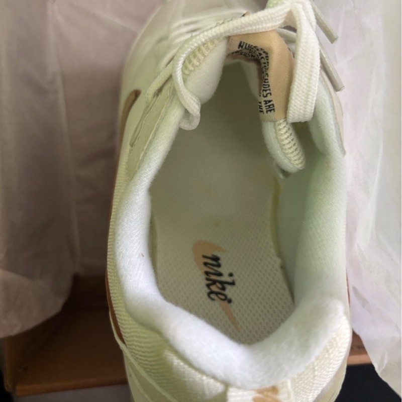Nike 奶白色運動鞋-3