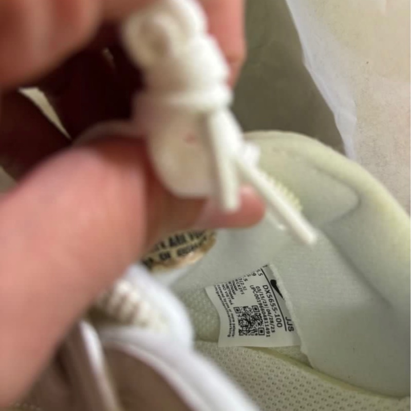 Nike 奶白色運動鞋-5