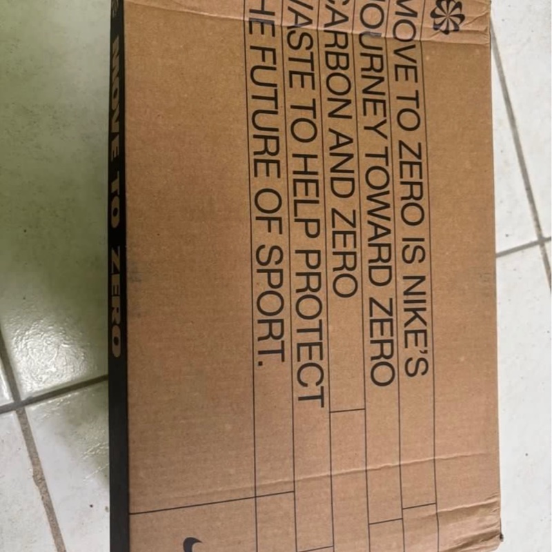 Nike 奶白色運動鞋-11