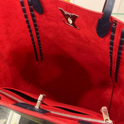 東區正精品㊣LOUIS VUITTON LV LOCKME 深藍色牛皮銀釦紅色內裡肩背包購物袋 RZ6310-11
