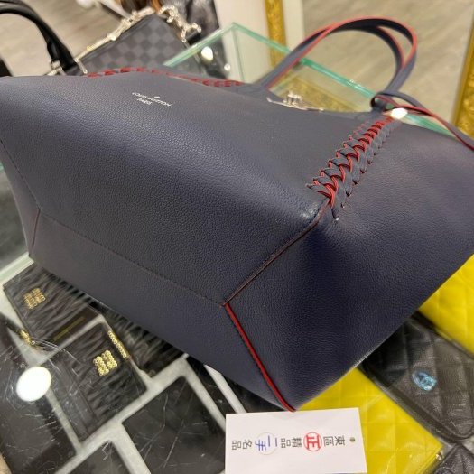 東區正精品㊣LOUIS VUITTON LV LOCKME 深藍色牛皮銀釦紅色內裡肩背包購物袋 RZ6310-12