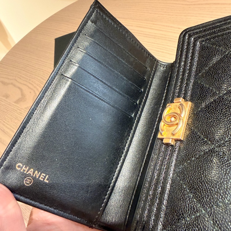 CHANEL | BOY 系列 黑金荔枝皮三折中夾-3