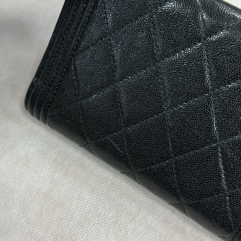 CHANEL | BOY 系列 黑金荔枝皮三折中夾-12