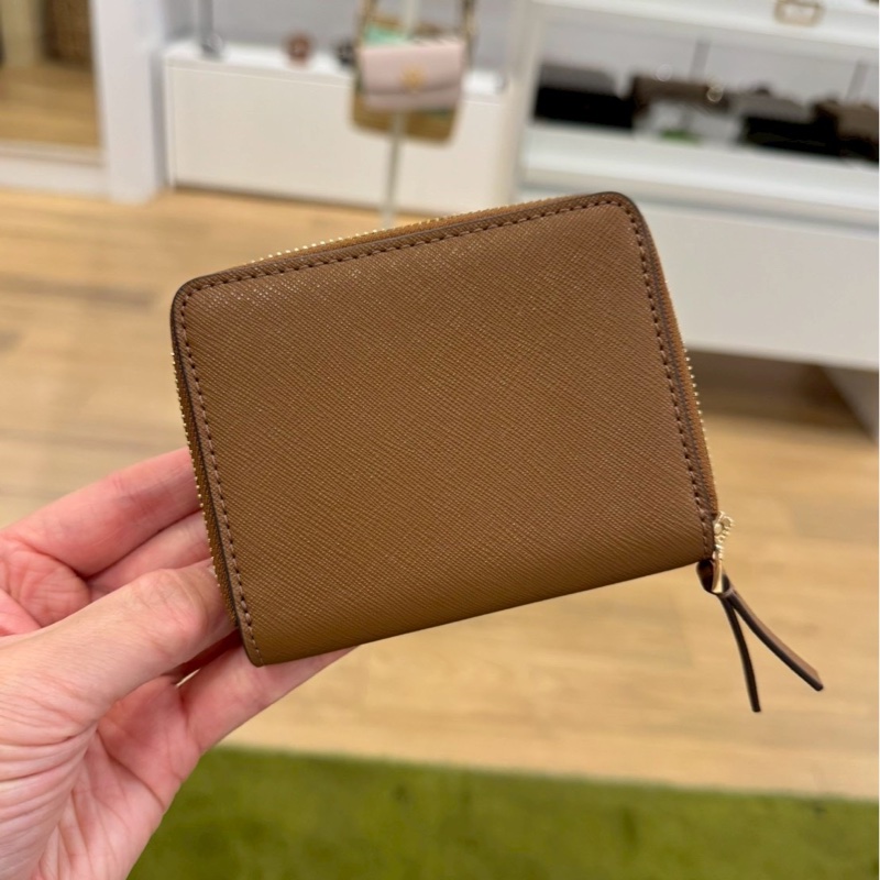 TORY BURCH EMERSON防刮皮拉鍊零錢袋釦式短夾-1