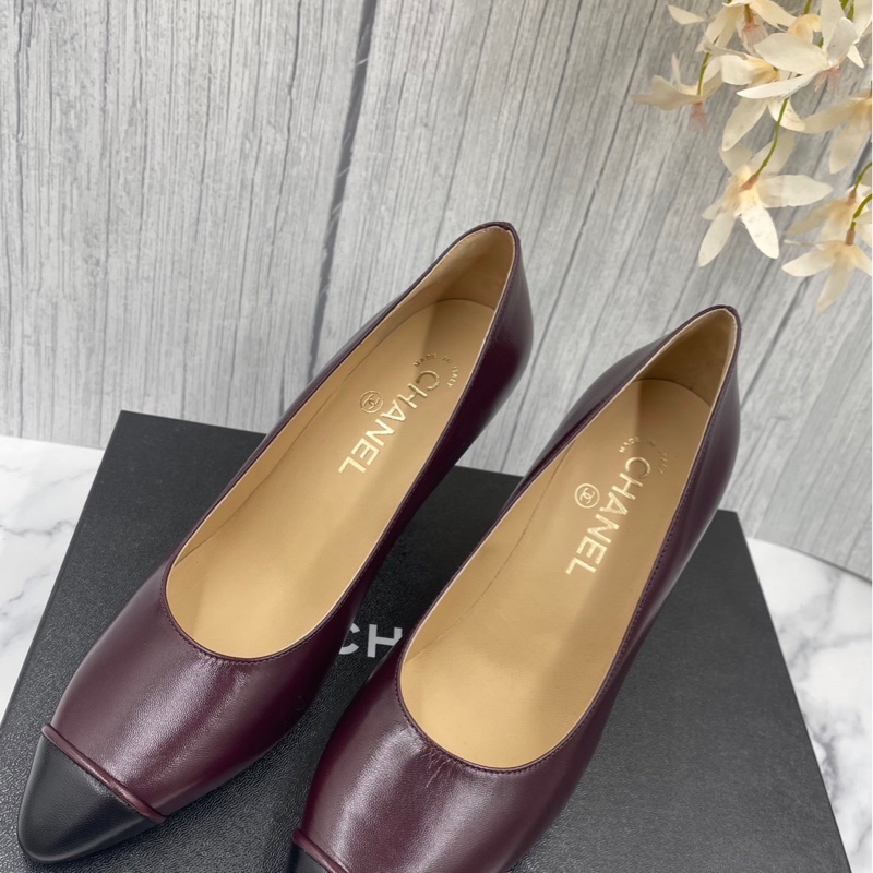 Chanel香奈兒酒紅/黑色皮革尖頭高跟鞋38.5-5