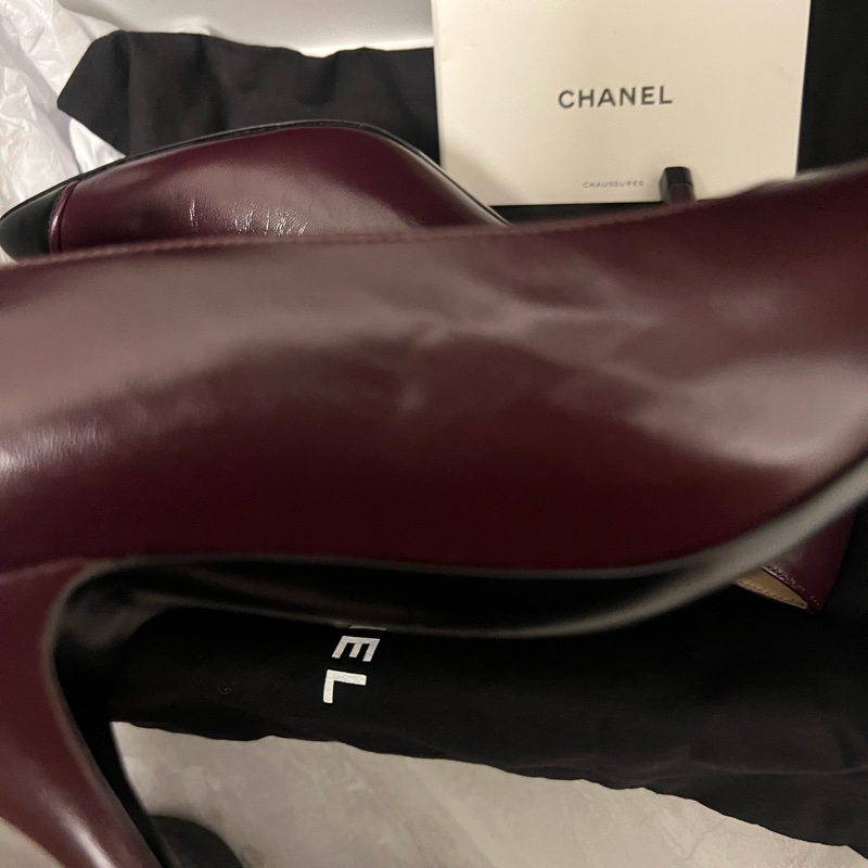 Chanel香奈兒酒紅/黑色皮革尖頭高跟鞋38.5-8