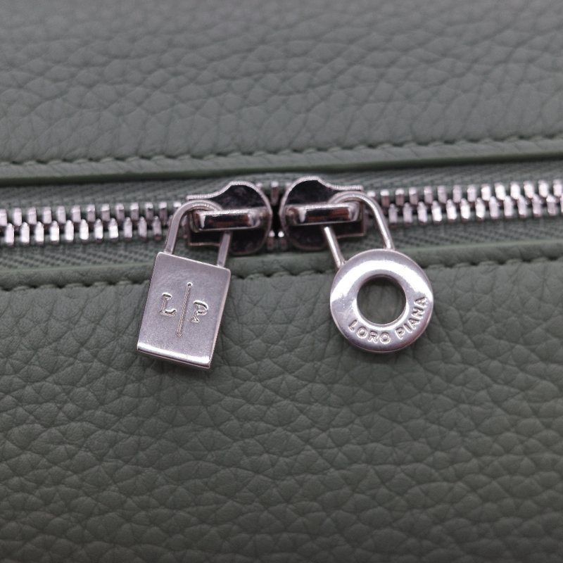 (全套全配♥️)Loro Piana Extra Pocket L19 綠色 小牛皮 手提包 斜背包 化妝包-8