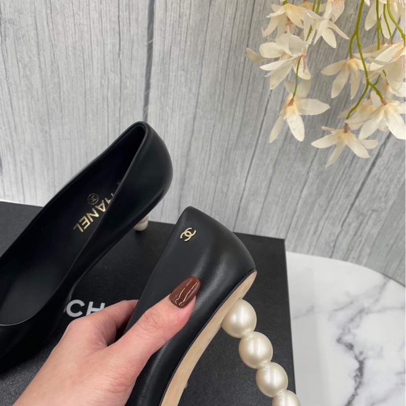 Chanel 香奈兒皮革款圓頭珍珠高跟鞋39號-0