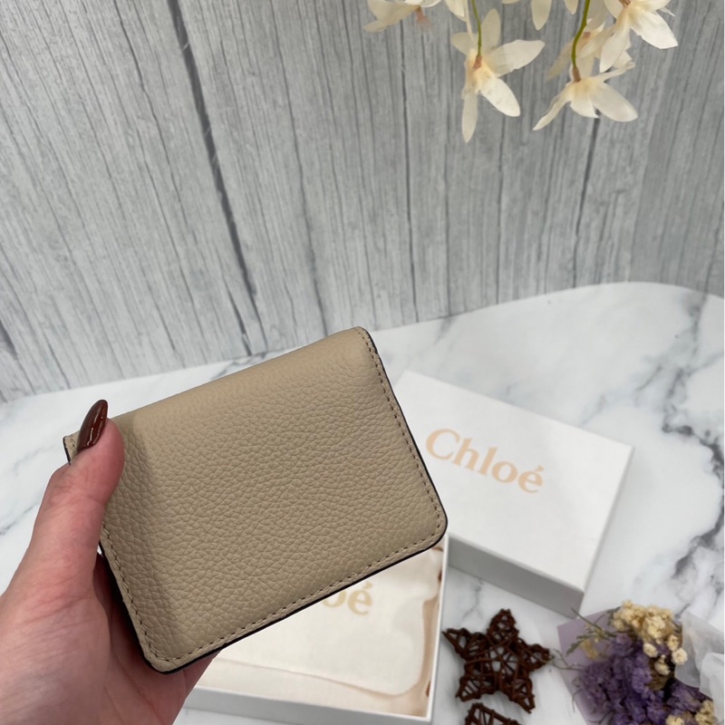 Chloé經典Marcie 小牛皮雙摺短夾-2