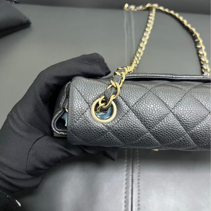 Chanel Classic Flap Mini Caviar Leather x Ghw-6
