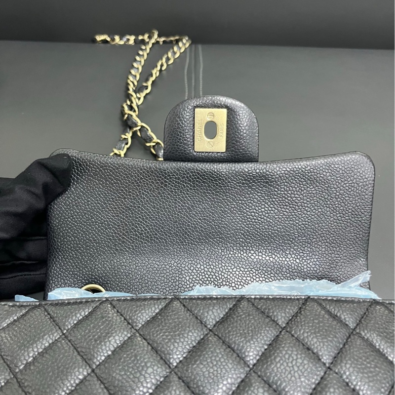 Chanel Classic Flap Mini Caviar Leather x Ghw-12