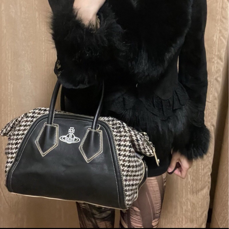 【搖滾起來🤟🏻人生中第一個輕奢包包❤️】Vivienne Westwood毛呢Shirley Medium Yasmine 手提包-1