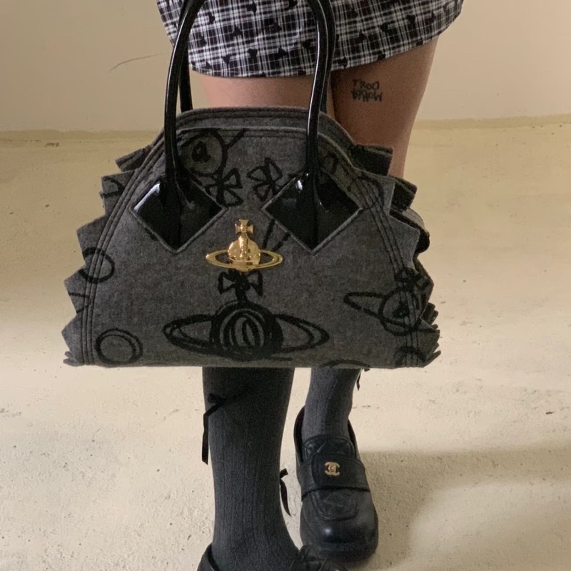 【復古反叛✨全網最低價❗️】西太后 Vintage Vivienne Westwood 正品絕版 毛氈保齡球包-1