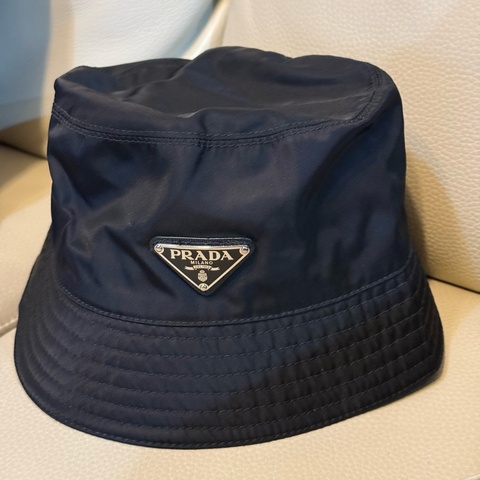 ✨近全新 prada 黑色漁夫帽L 黑色 漁夫帽 經典 Prada Milano