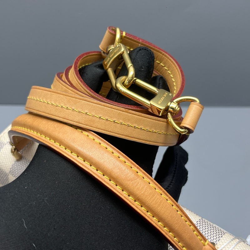 LV 路易威登 白棋盤格Croisette流蘇郵差包 尺寸23*16 SV-5