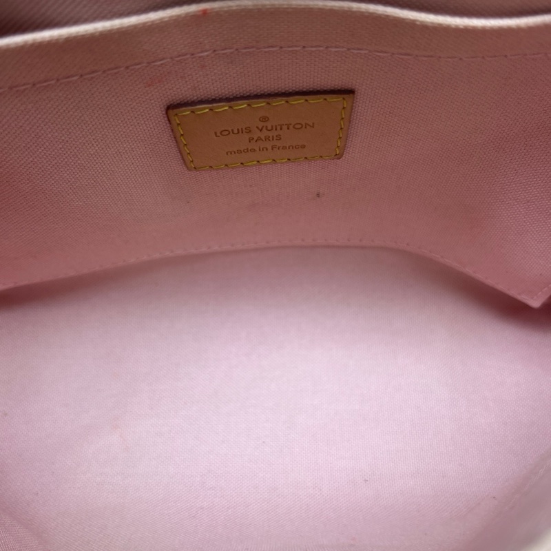 LV 路易威登 白棋盤格Croisette流蘇郵差包 尺寸23*16 SV-8