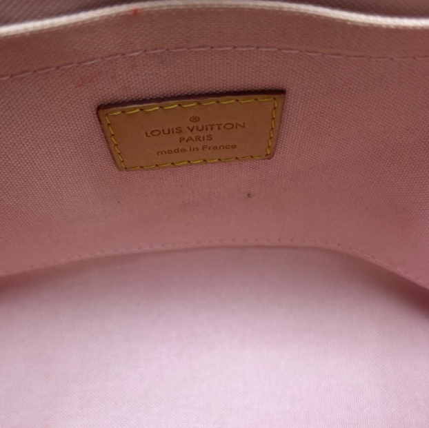 LV 路易威登 白棋盤格Croisette流蘇郵差包 尺寸23*16 SV-9