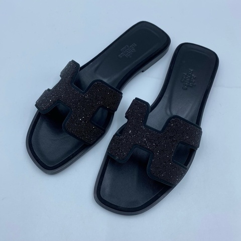 仅试穿 愛馬仕/Hermes  黑色鑽面拖鞋 36碼