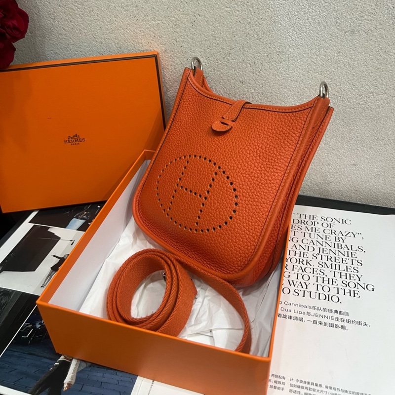 【幾乎全新❗️愛馬仕橙🧡全網最低價】HERMES愛馬仕 Evelyne Mini 伊芙琳 16 愛馬仕橙-3