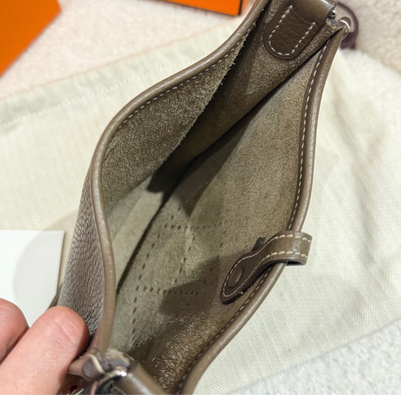 【接近全新❗️保值顏色🤎】Hermes愛馬仕 大象灰銀扣mini Evelyne伊芙琳單肩|斜背包-4