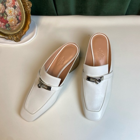 HERMES愛馬仕 Blossom系列 白色包頭粗跟包頭拖鞋。女鞋36碼，鞋跟高6.5cm。