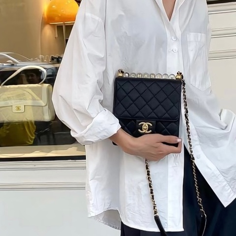 香奈兒CHANEL黑金小牛皮Matelasse Pearl Chain Bag珍珠鏈條翻蓋包肩斜背包AS0584