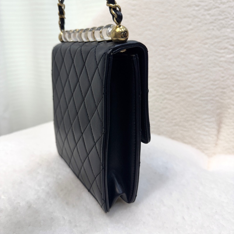 香奈兒CHANEL黑金小牛皮Matelasse Pearl Chain Bag珍珠鏈條翻蓋包肩斜背包AS0584-12