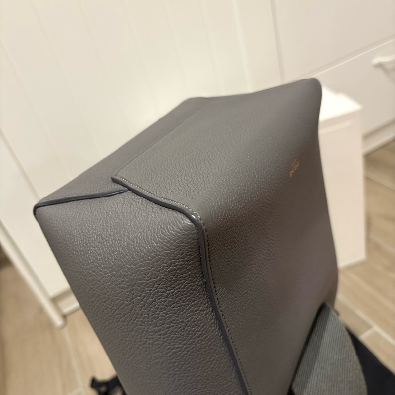CELINE SANGLE BUCKET灰色 牛皮肩背包 小號-9
