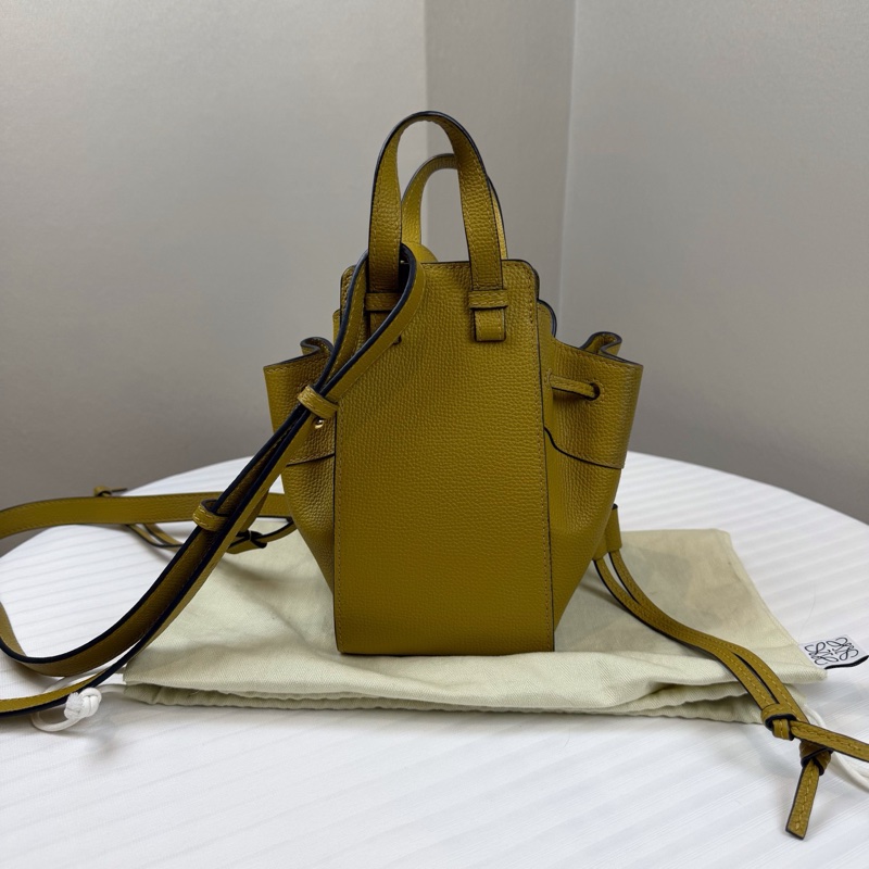 羅意威/LOEWE Hammock Mini 吊床 Drawstring 黃色 包身兩側採用抽繩設-4