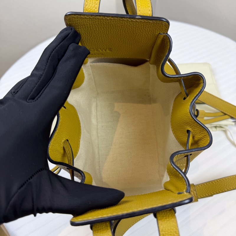 羅意威/LOEWE Hammock Mini 吊床 Drawstring 黃色 包身兩側採用抽繩設-8