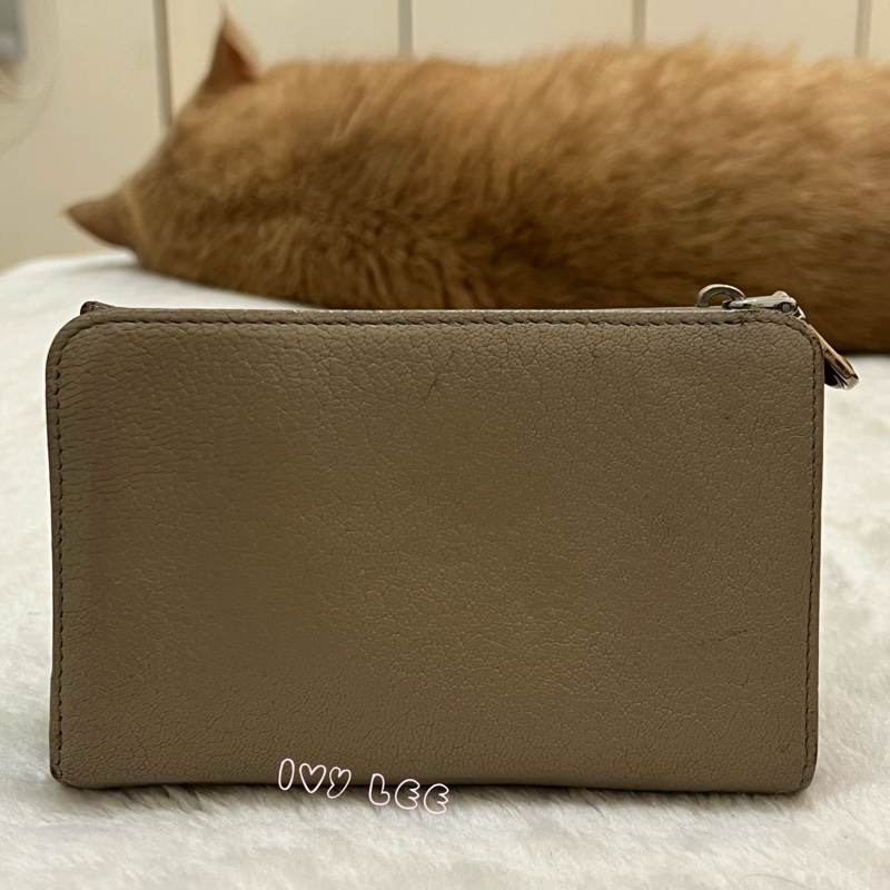 MIU MIU 雙拼色 灰棕 三折中夾 短夾 正品 二手精品-1