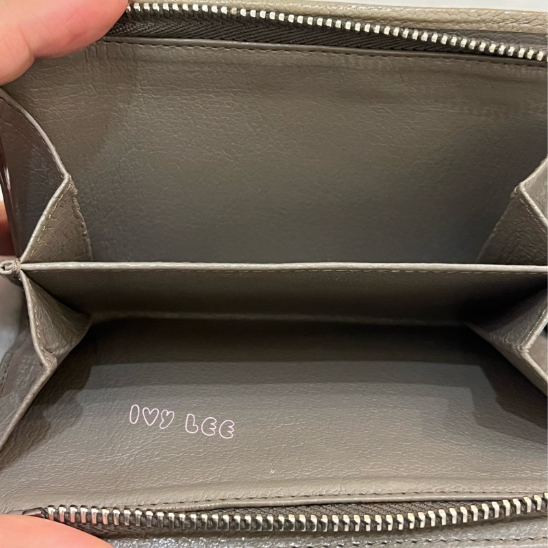 MIU MIU 雙拼色 灰棕 三折中夾 短夾 正品 二手精品-7