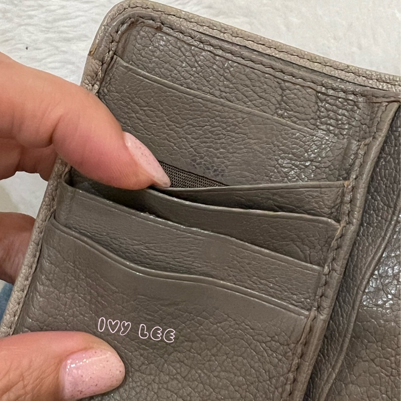 MIU MIU 雙拼色 灰棕 三折中夾 短夾 正品 二手精品-14