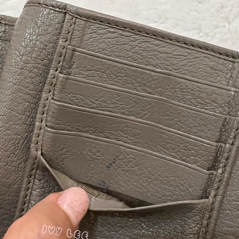 MIU MIU 雙拼色 灰棕 三折中夾 短夾 正品 二手精品-15