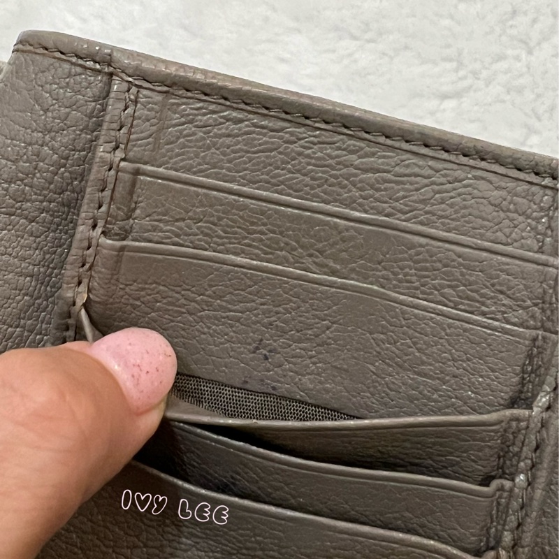 MIU MIU 雙拼色 灰棕 三折中夾 短夾 正品 二手精品-16