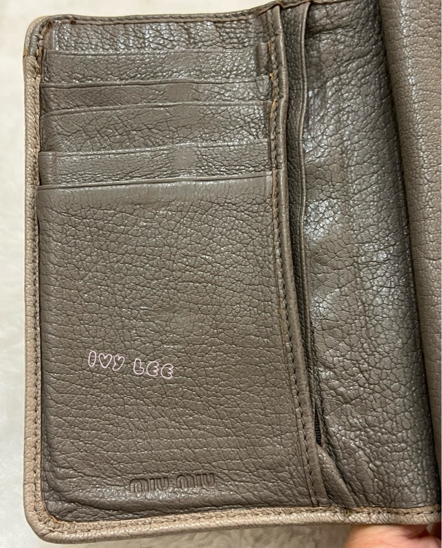 MIU MIU 雙拼色 灰棕 三折中夾 短夾 正品 二手精品-26